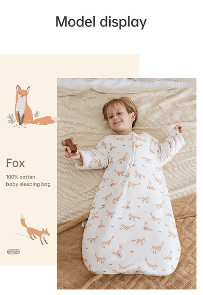 Bébé dans sa gigoteuse hiver motif renard